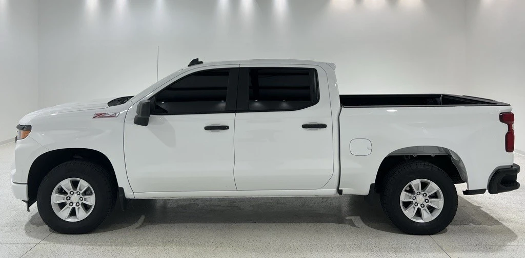 2023 Chevrolet Silverado 4th Gen - Image 2 of 12