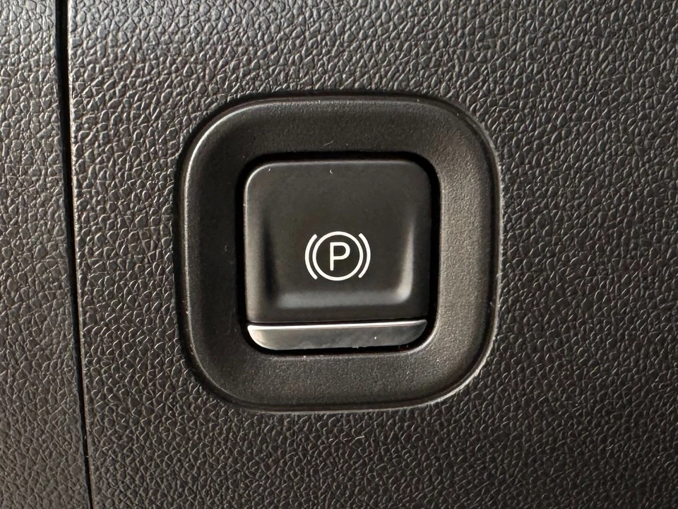 2023 Chevrolet Silverado 4th Gen - Image 14 of 21