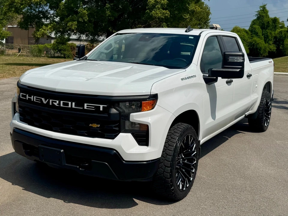 2023 Chevrolet Silverado 4th Gen - Image 2 of 21