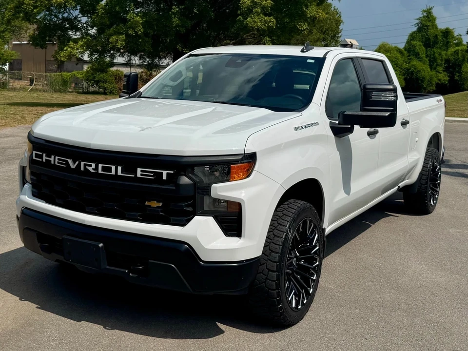 2023 Chevrolet Silverado 4th Gen - Image 2 of 21