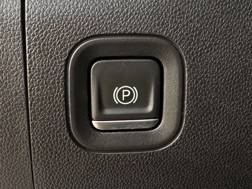 2023 Chevrolet Silverado 4th Gen - Image 14 of 21