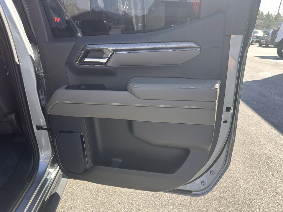 2023 Chevrolet Silverado 4th Gen - Image 16 of 30