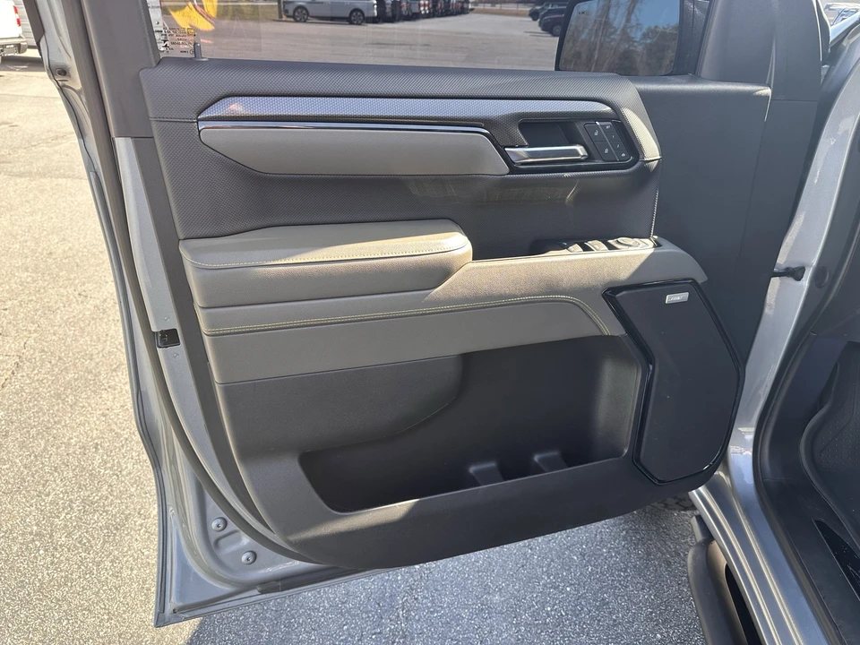 2023 Chevrolet Silverado 4th Gen - Image 10 of 30