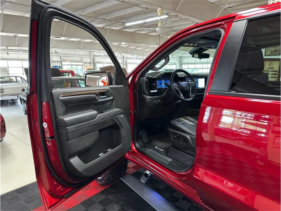 2023 Chevrolet Silverado 4th Gen - Image 14 of 31