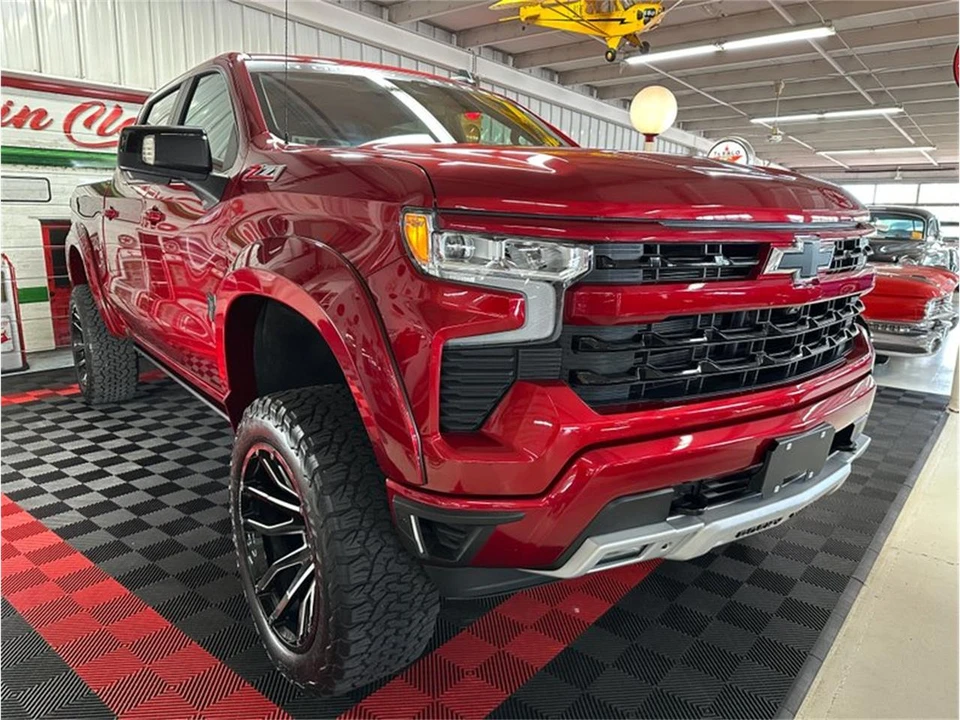 2023 Chevrolet Silverado 4th Gen - Image 2 of 31
