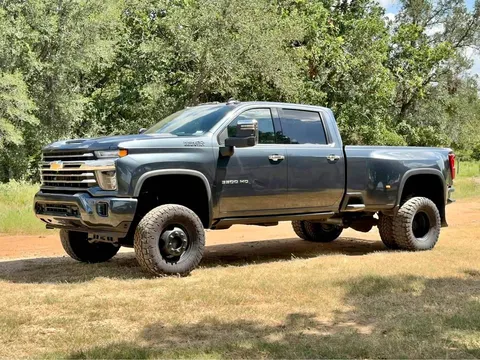 2023 Chevrolet Silverado 3500 HD High Country Pickup 4D 6 1/2 ft