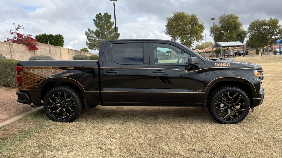 2023 Chevrolet Silverado 4th Gen - Image 2 of 15