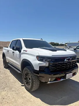 2023 Chevrolet Silverado (Classic) 1500 Crew Cab ZR2