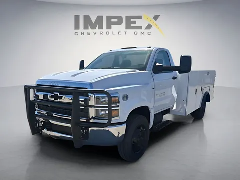 2023 Chevrolet Silverado 5500HD Work Truck