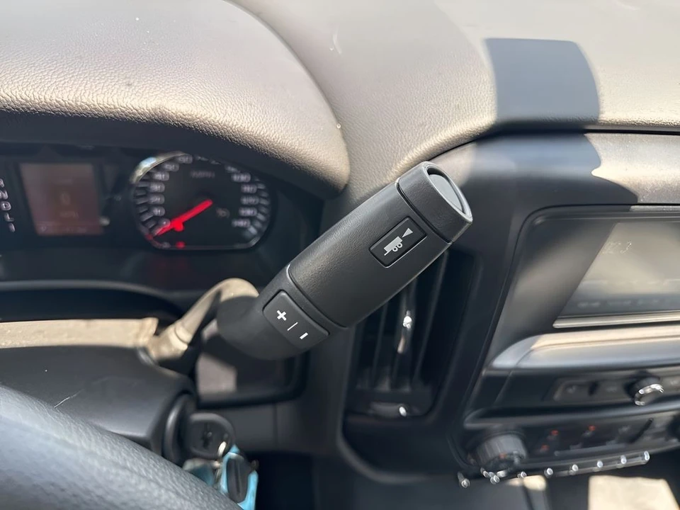 2023 Chevrolet Silverado Heavy Duty 4th Gen - Image 15 of 29