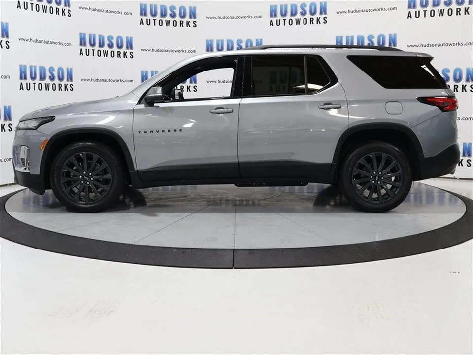 2023 Chevrolet Traverse - Image 3 of 31