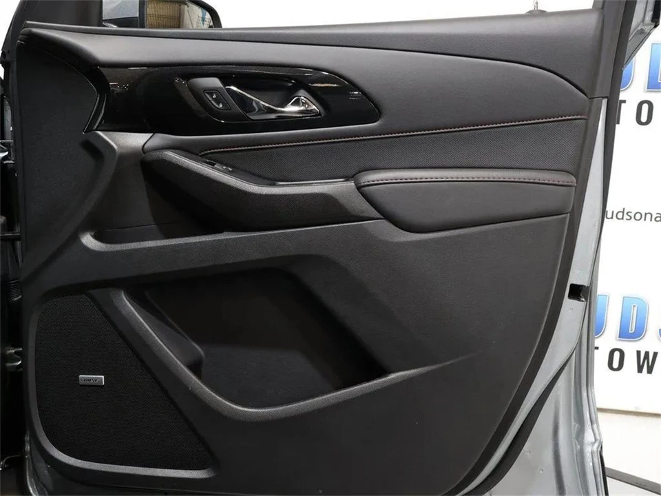 2023 Chevrolet Traverse - Image 29 of 31