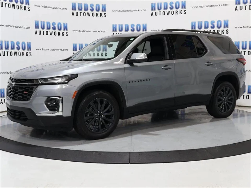 2023 Chevrolet Traverse - Image 2 of 31