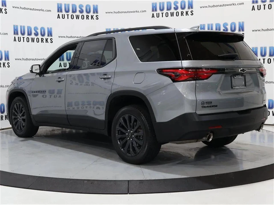 2023 Chevrolet Traverse - Image 4 of 31