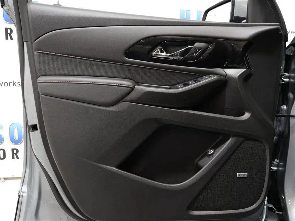 2023 Chevrolet Traverse - Image 10 of 31