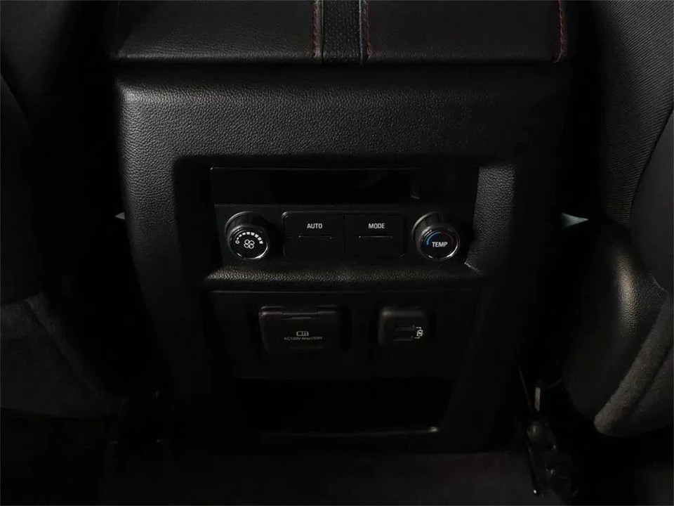 2023 Chevrolet Traverse - Image 26 of 31