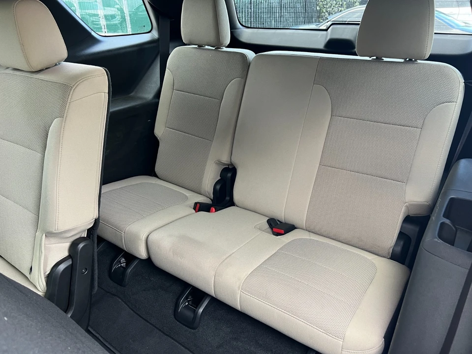 2023 Chevrolet Traverse - Image 16 of 21