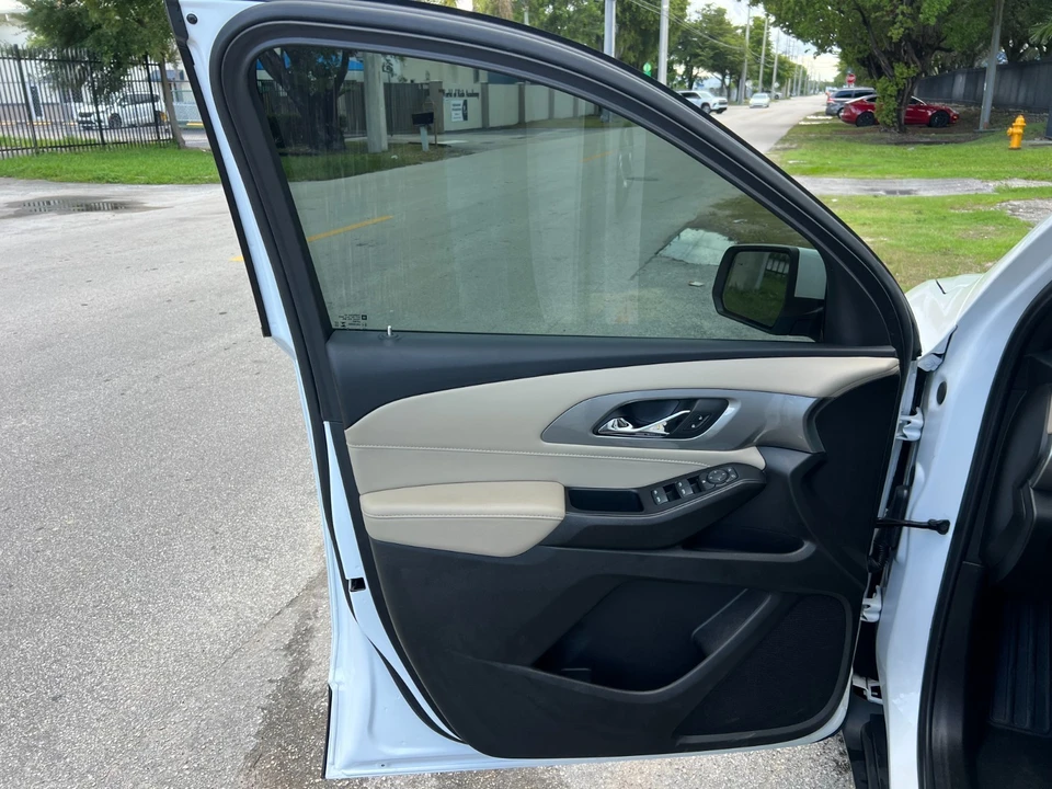 2023 Chevrolet Traverse - Image 14 of 21
