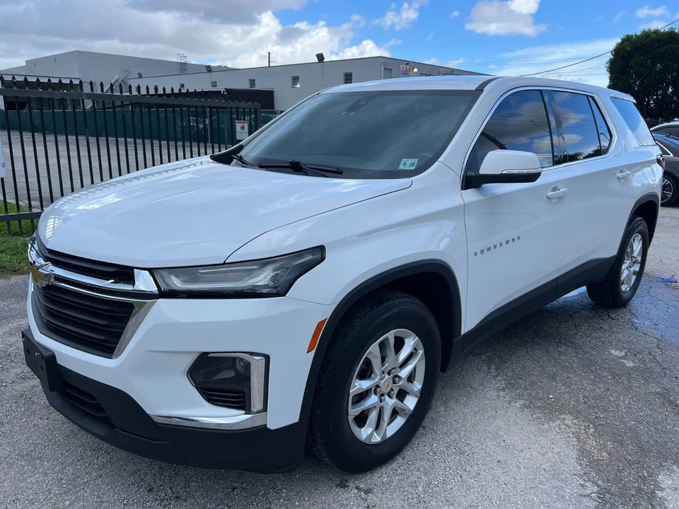 2023 Chevrolet Traverse - Image 4 of 21