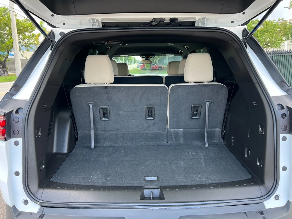 2023 Chevrolet Traverse - Image 17 of 21