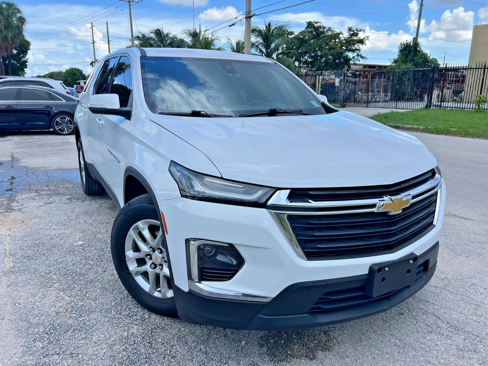 2023 Chevrolet Traverse - Image 2 of 21