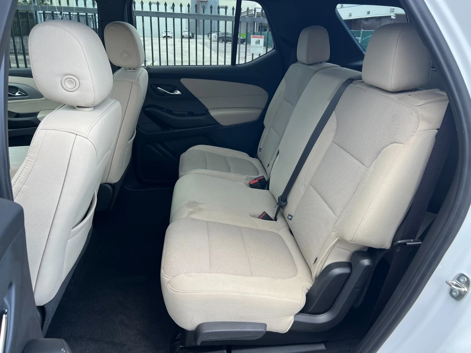 2023 Chevrolet Traverse - Image 15 of 21
