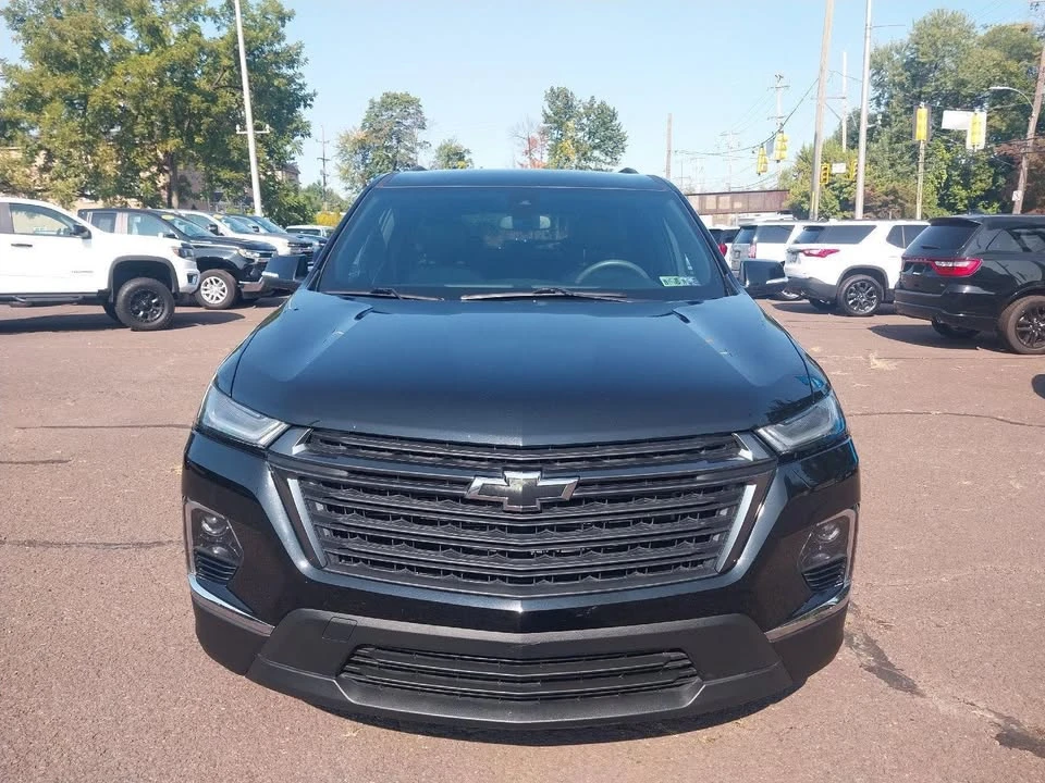 2023 Chevrolet Traverse - Image 2 of 9