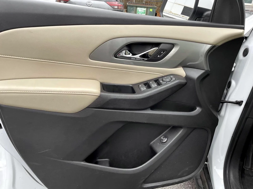 2023 Chevrolet Traverse - Image 17 of 21