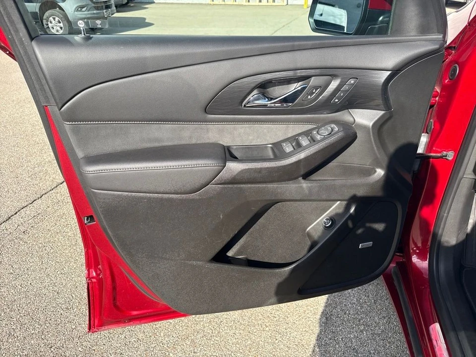 2023 Chevrolet Traverse - Image 11 of 12