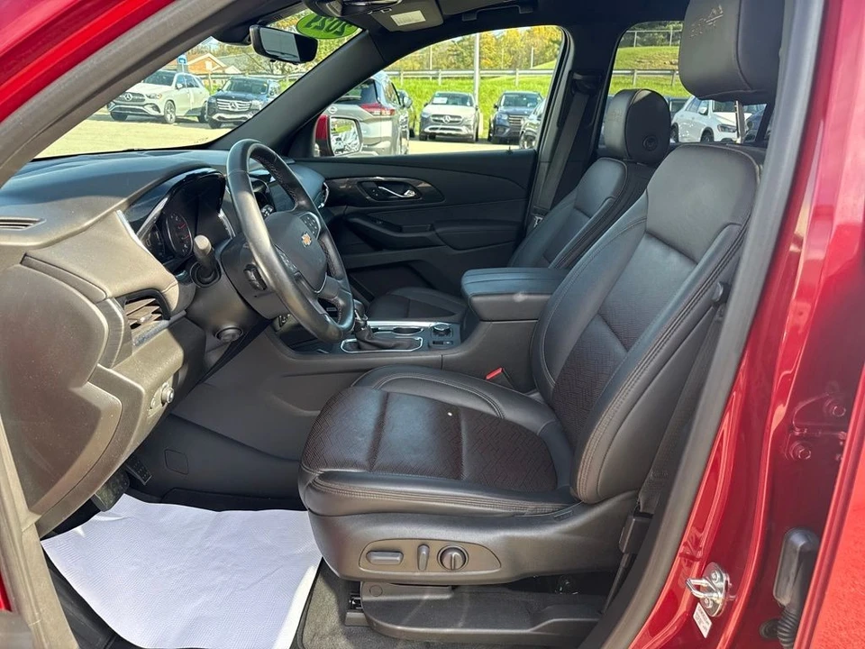 2023 Chevrolet Traverse - Image 10 of 12