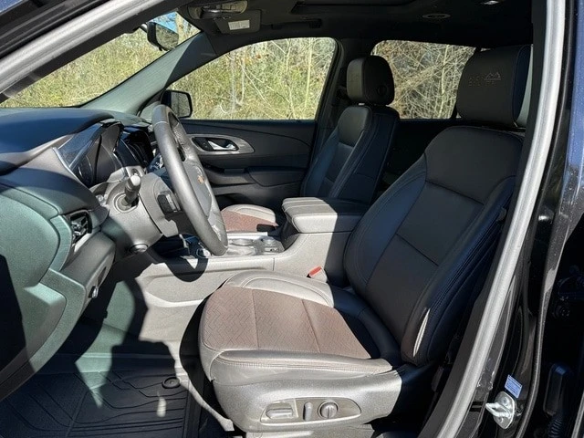 2023 Chevrolet Traverse - Image 11 of 12