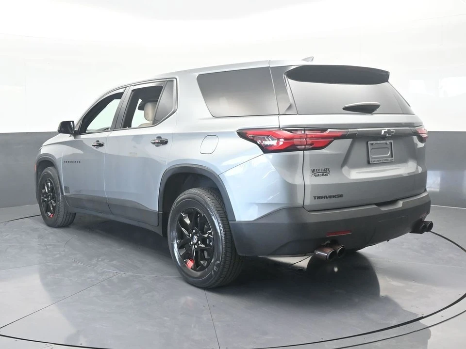 2023 Chevrolet Traverse - Image 4 of 12