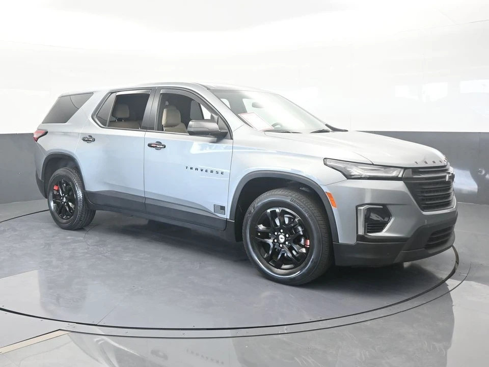 2023 Chevrolet Traverse - Image 8 of 12