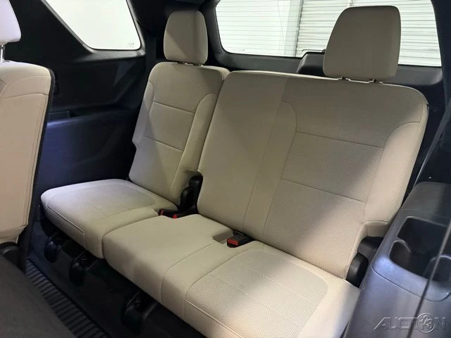 2023 Chevrolet Traverse - Image 16 of 21