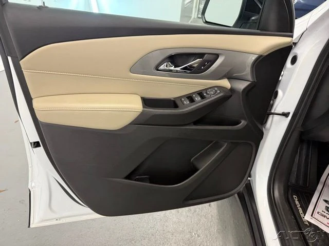 2023 Chevrolet Traverse - Image 13 of 21