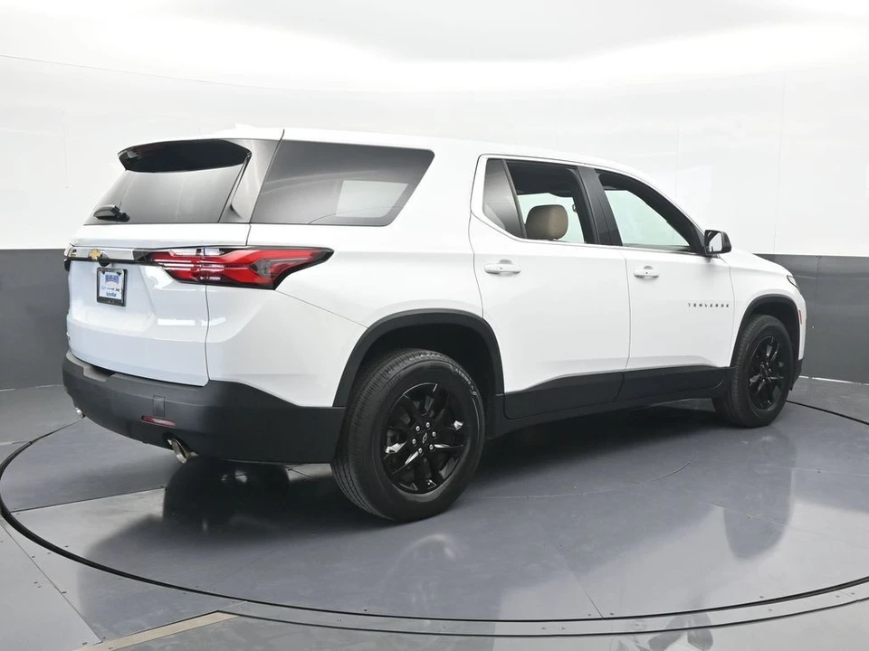 2023 Chevrolet Traverse - Image 6 of 12