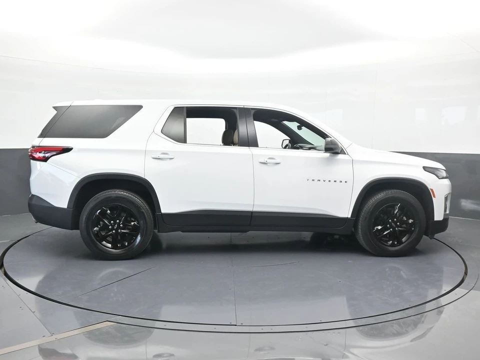 2023 Chevrolet Traverse - Image 7 of 12