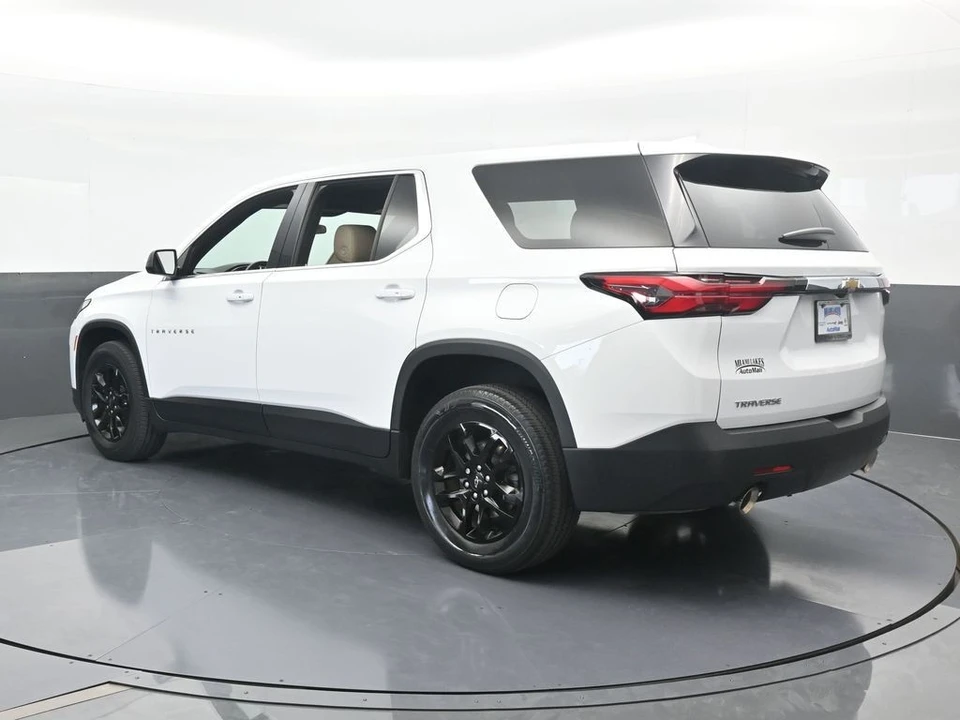 2023 Chevrolet Traverse - Image 4 of 12