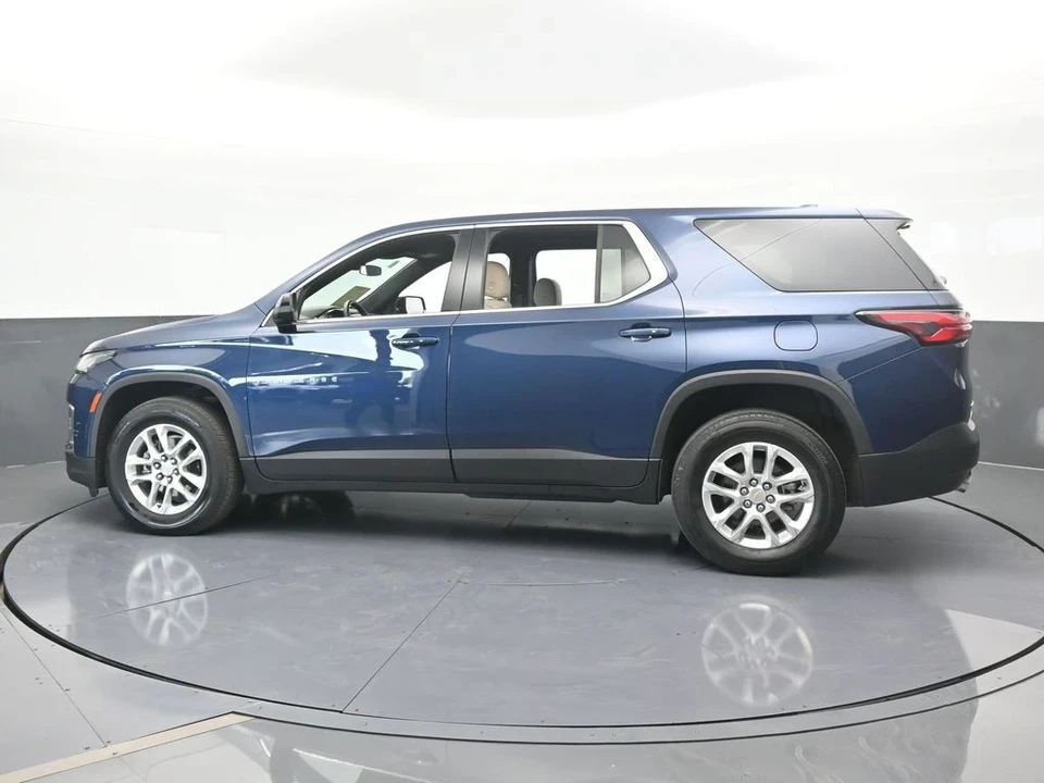 2023 Chevrolet Traverse - Image 3 of 12