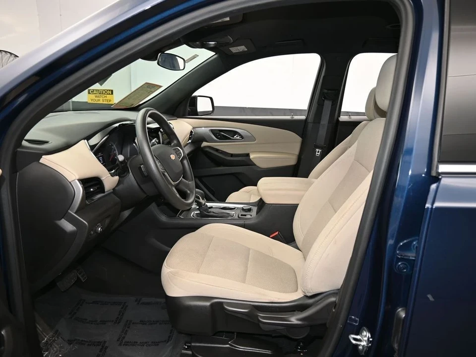 2023 Chevrolet Traverse - Image 11 of 12