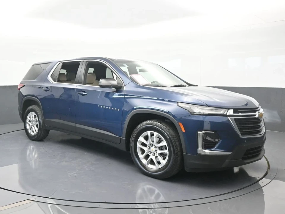 2023 Chevrolet Traverse - Image 8 of 12