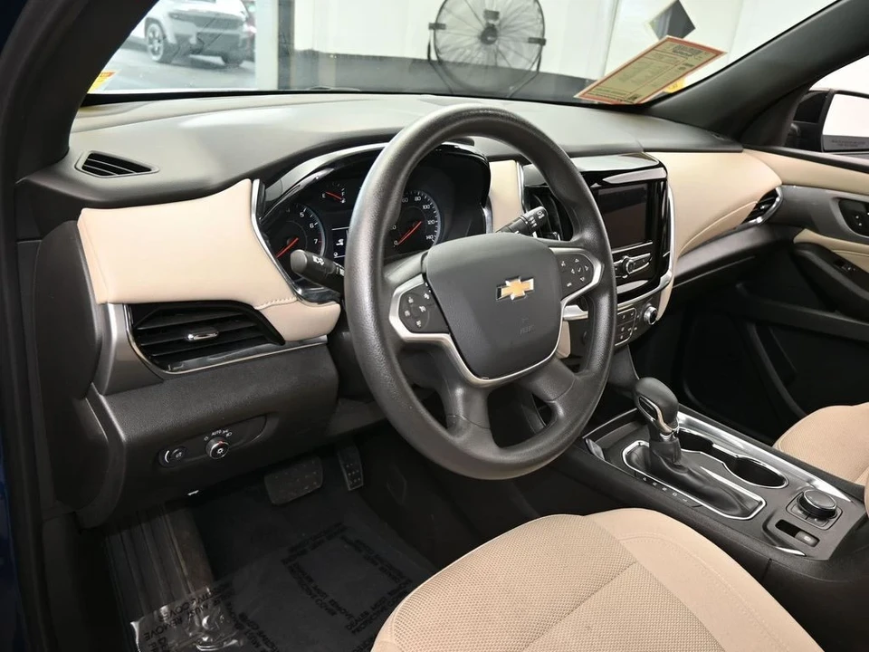 2023 Chevrolet Traverse - Image 10 of 12