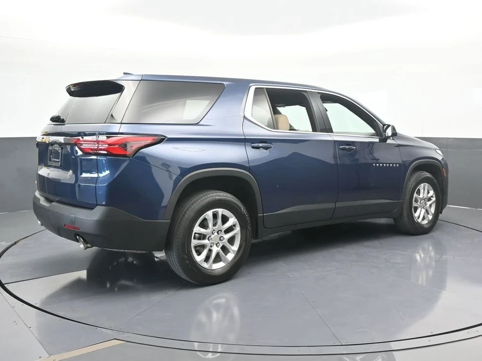 2023 Chevrolet Traverse - Image 6 of 12