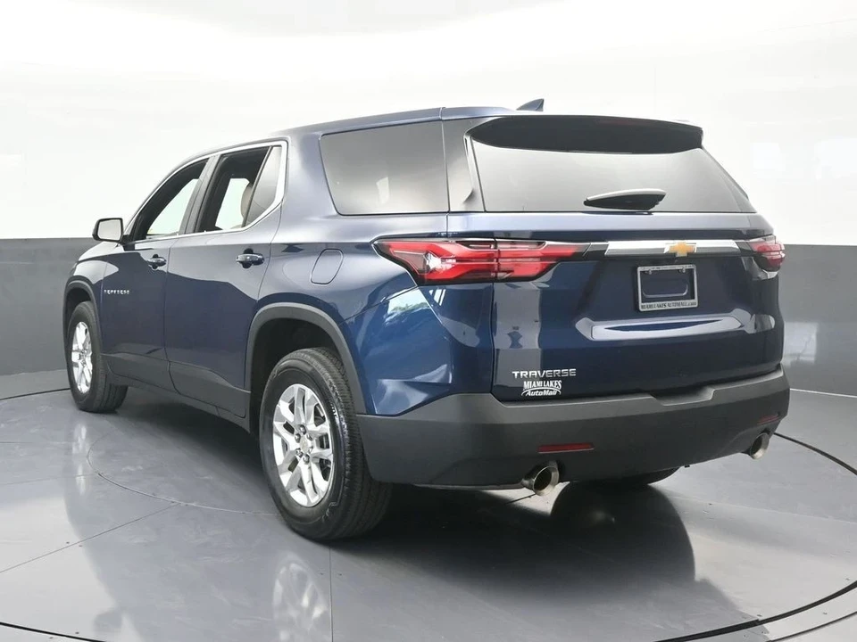 2023 Chevrolet Traverse - Image 4 of 12