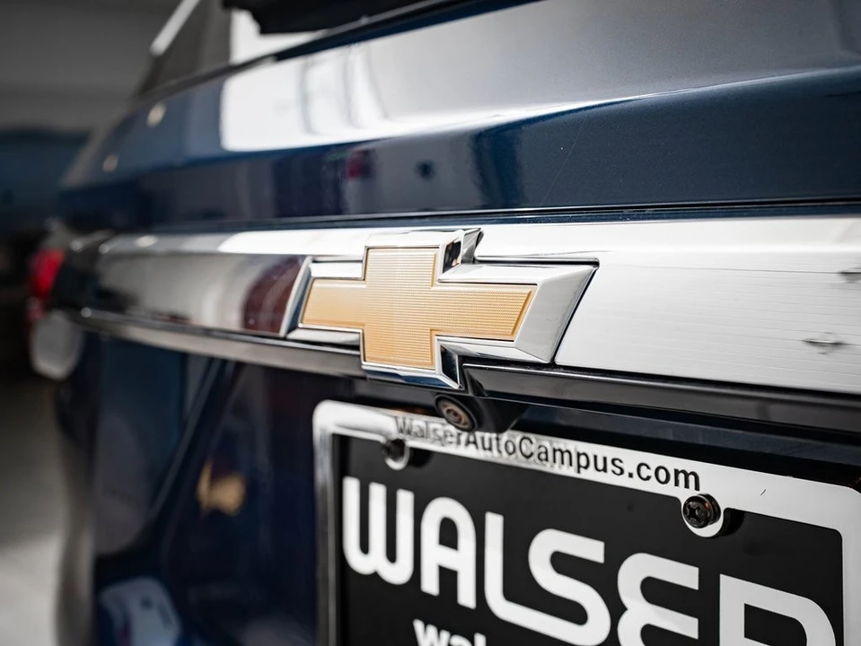 2023 Chevrolet Traverse - Image 16 of 21
