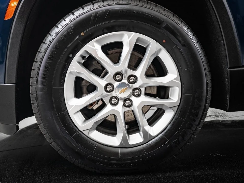 2023 Chevrolet Traverse - Image 13 of 21