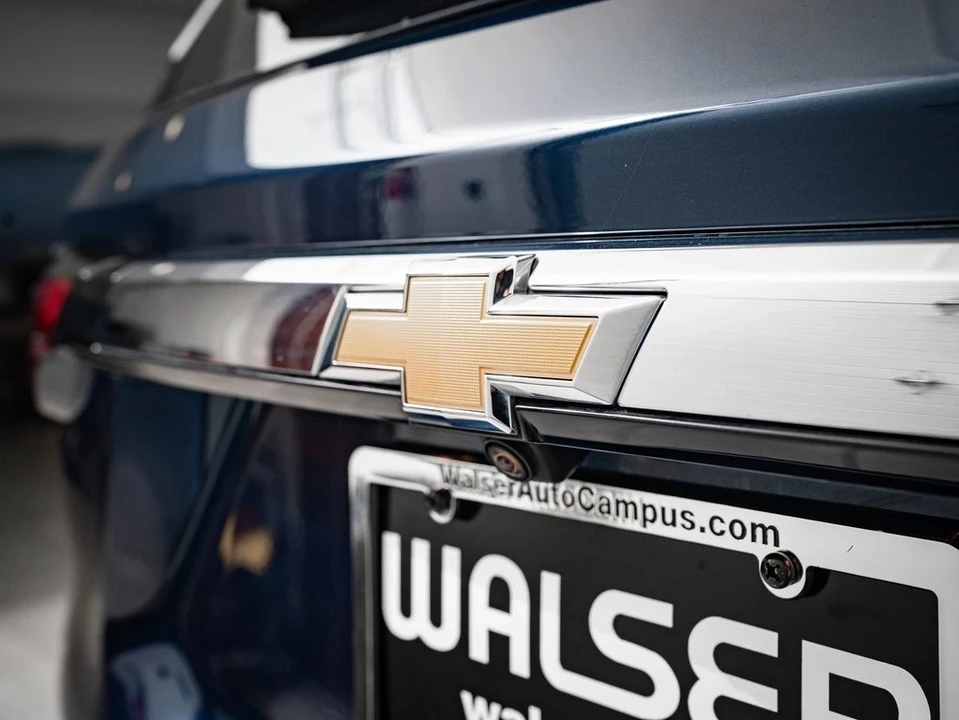 2023 Chevrolet Traverse - Image 16 of 21
