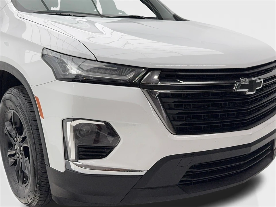 2023 Chevrolet Traverse - Image 3 of 12