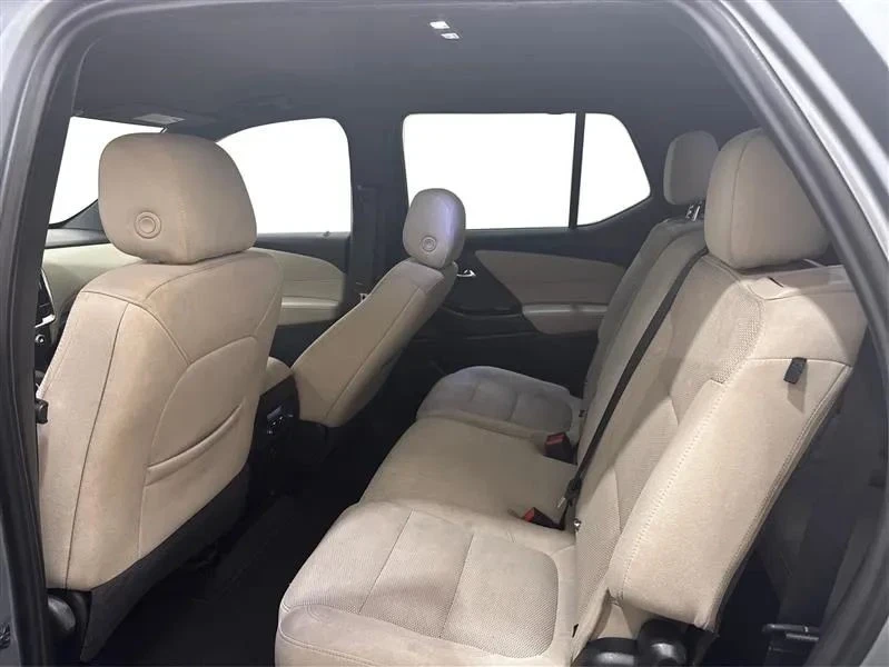 2023 Chevrolet Traverse - Image 10 of 12