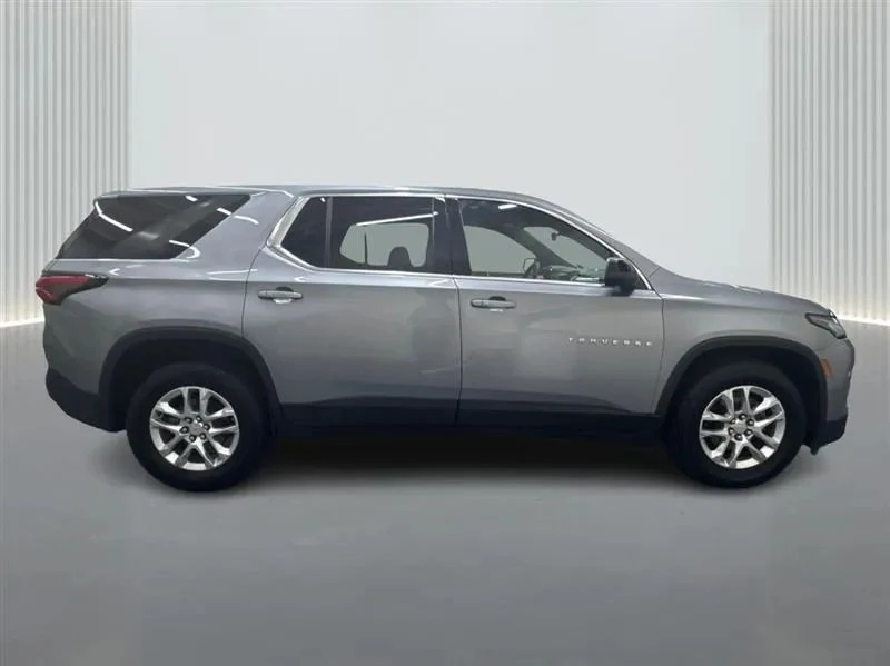 2023 Chevrolet Traverse - Image 6 of 12